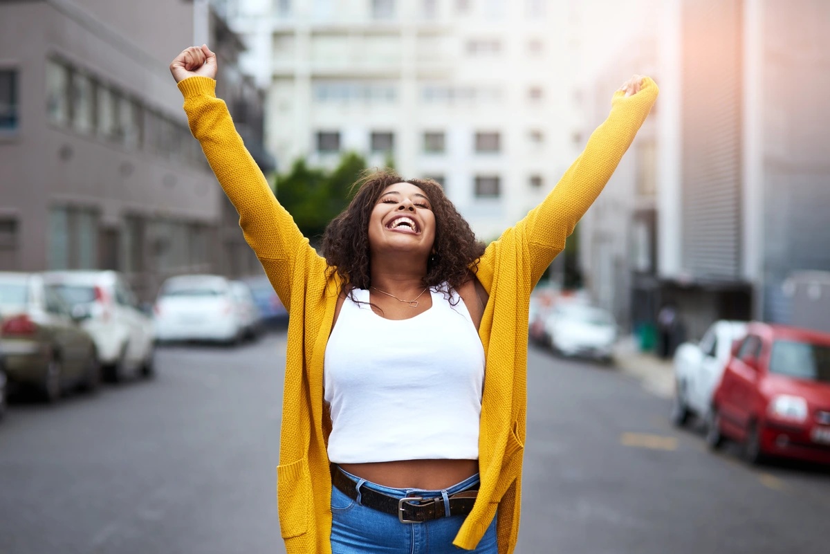 A woman experiencing the benefits case management offers in the landscape of addiction and mental health treatment.