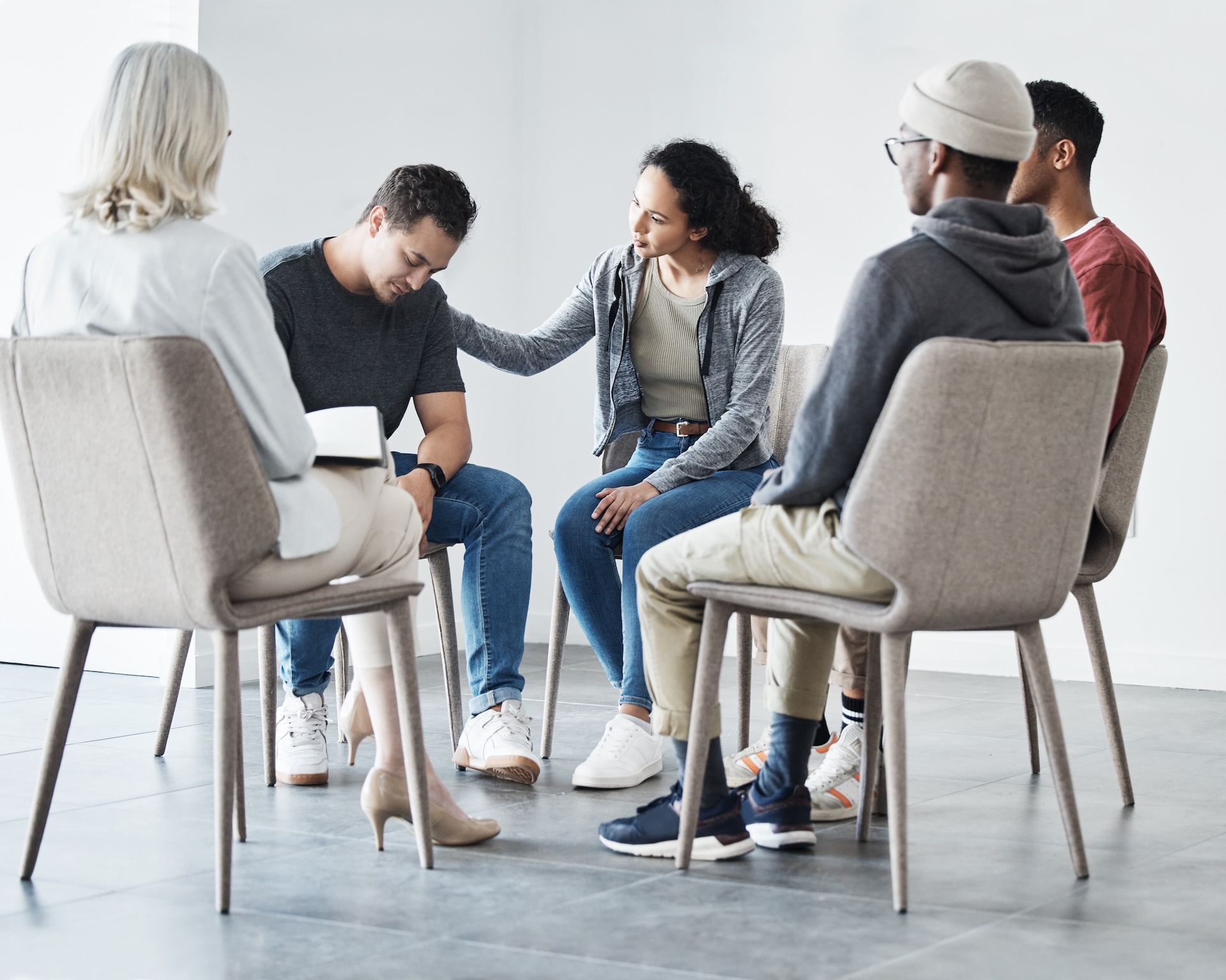 man-having-a-breakdown-during-group-therapy-sessio-2024-10-10-02-23-15-utc