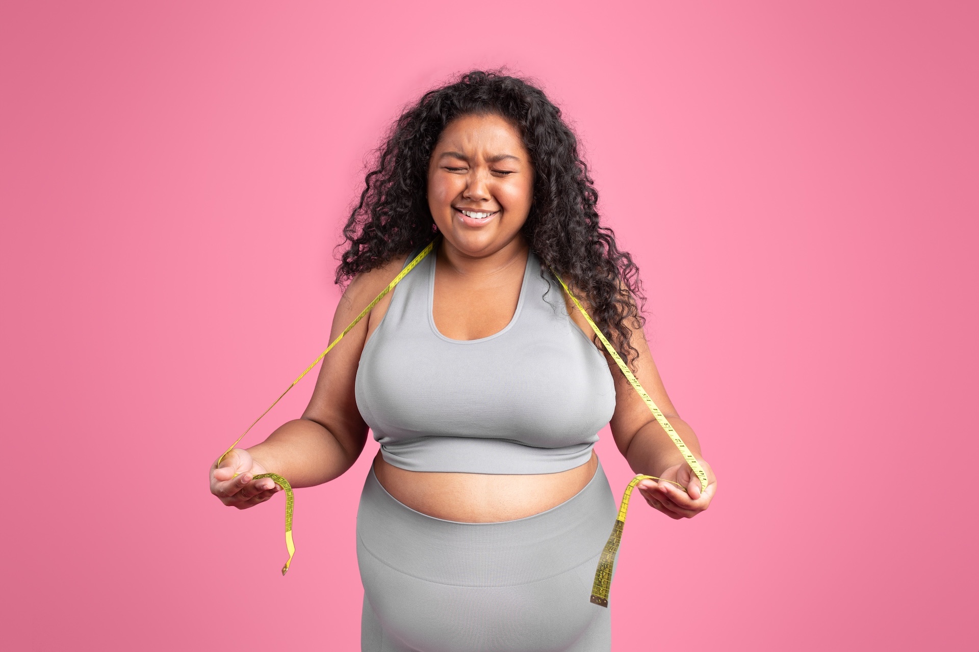 Cortisol-side-effects-a woman struggling with her weight