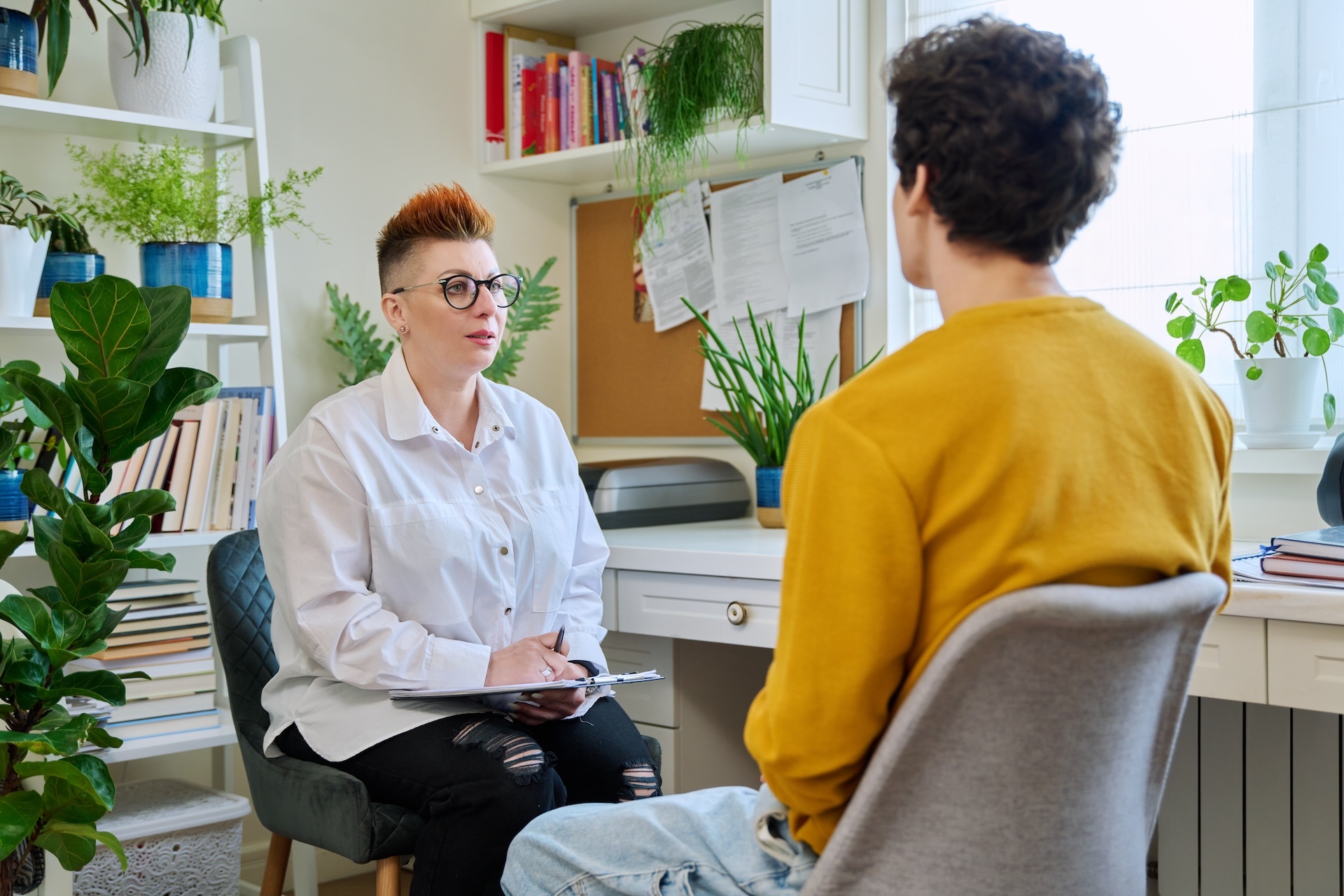 female-psychologist-mental-therapist-working-with-2024-12-08-02-41-06-utc