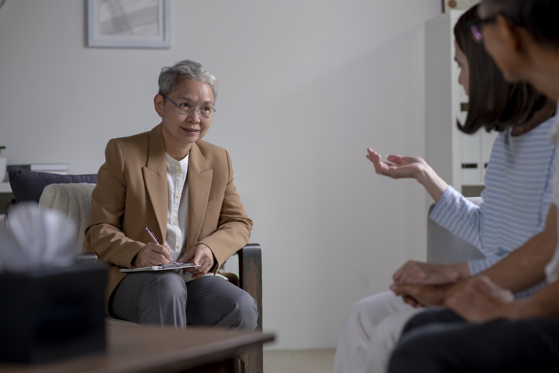 therapist-psychologist-2025-01-08-23-05-16-utc (1)