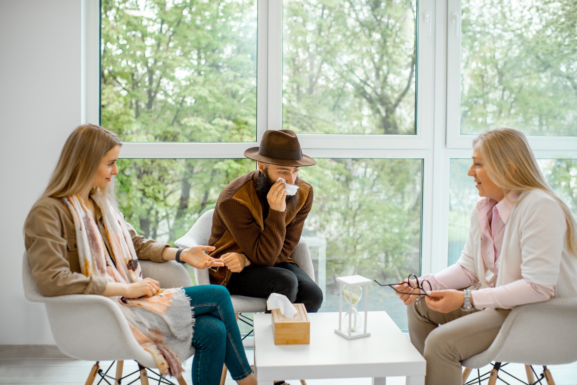 couple-with-psychologist-in-the-office-2025-03-13-21-57-54-utc