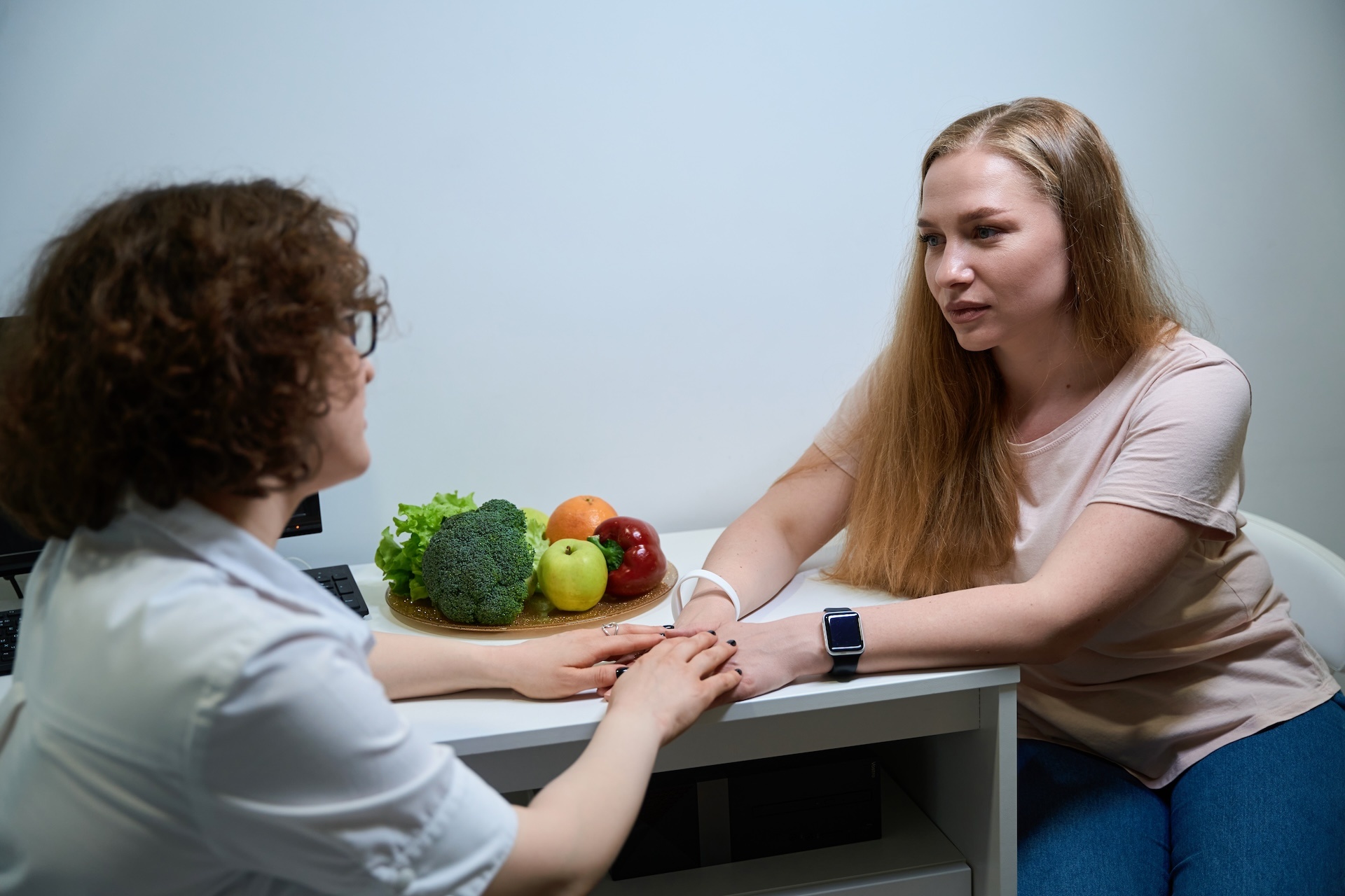 young-woman-in-a-fitness-clinic-on-consultation-wi-2023-11-27-05-07-34-utc