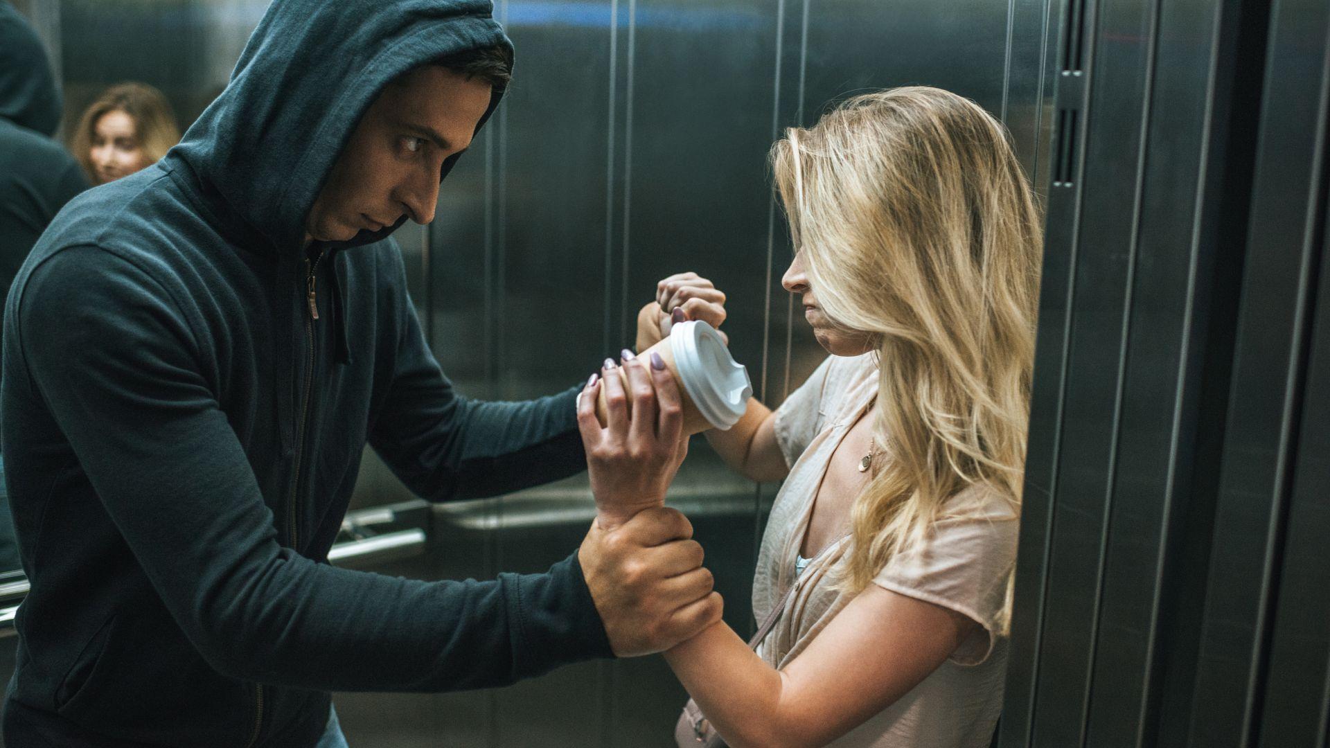 Fentanyl addiction symptoms: man struggling with woman over symptoms